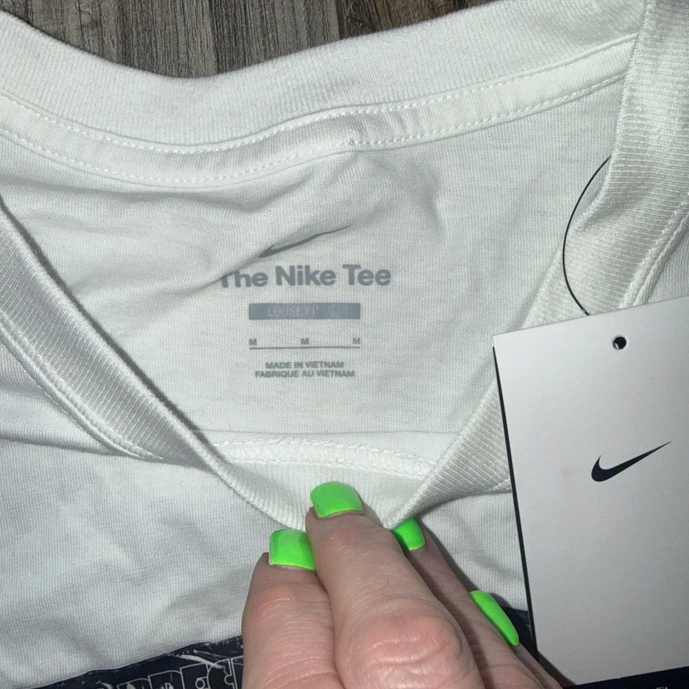 Nike Tee Harmonic‎ Game Graphic Shirt Mens Medium White Loose Fit NWT